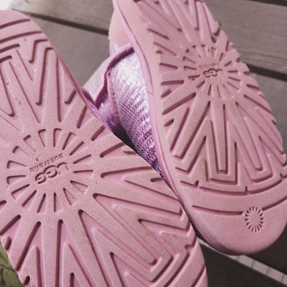 UGG Classic Short Sparkles Pink Sequins Boots Women's Size 6 - Picture 6 of 9